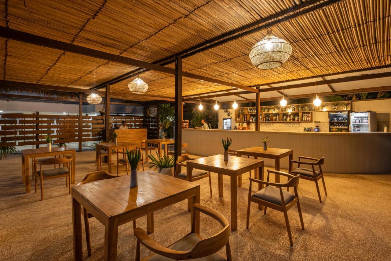 Gili Teak Front Hotel