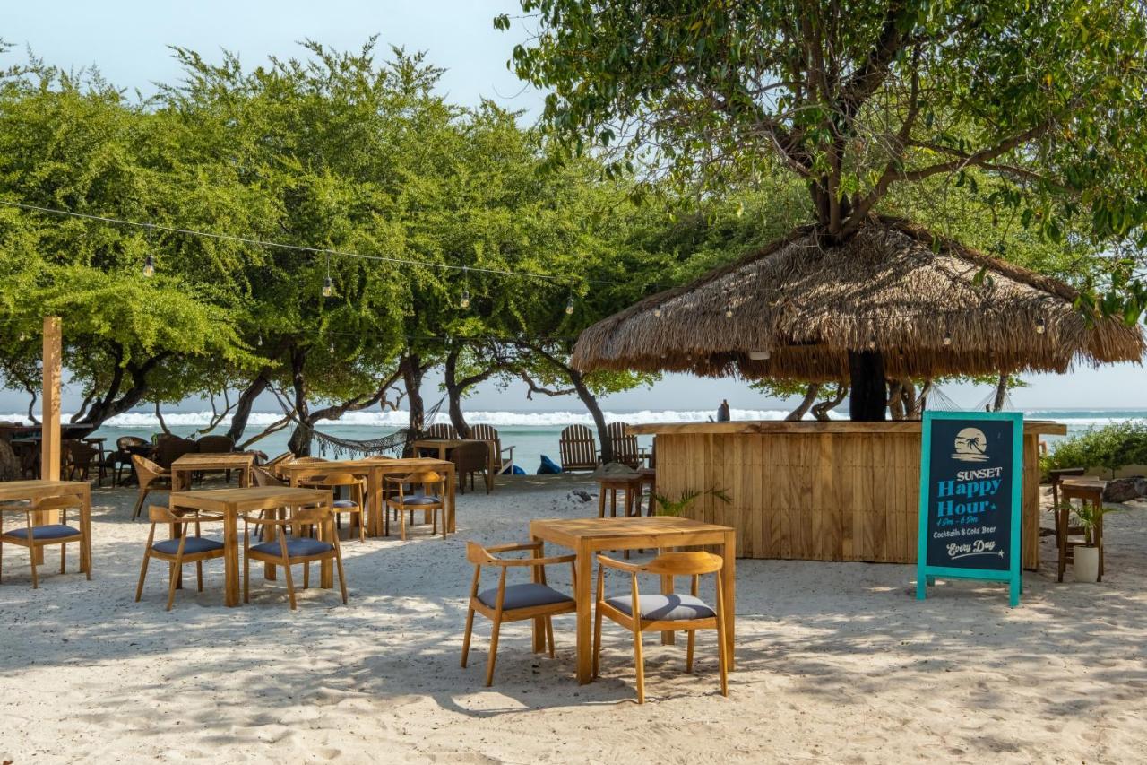 Gili Teak Front